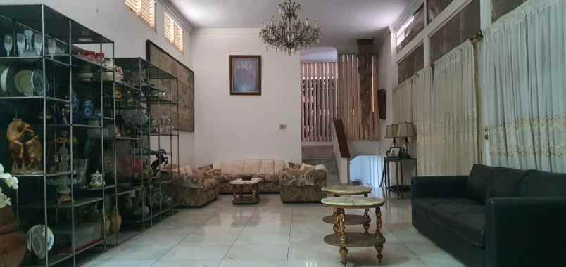 dijual rumah jl wijaya