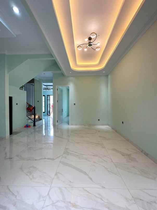 dijual rumah jln jagakarsa raya