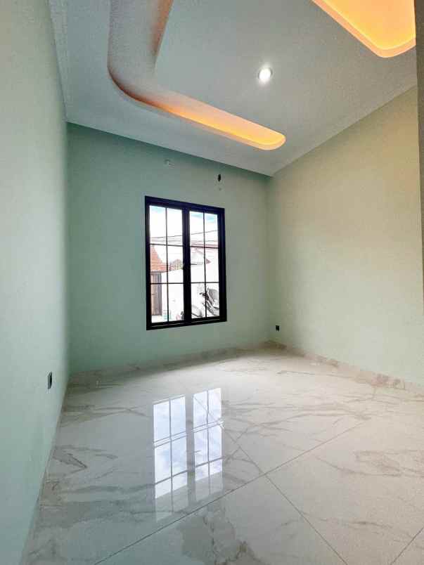 dijual rumah jln jagakarsa raya