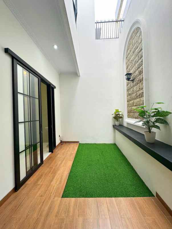 dijual rumah jln jagakarsa raya