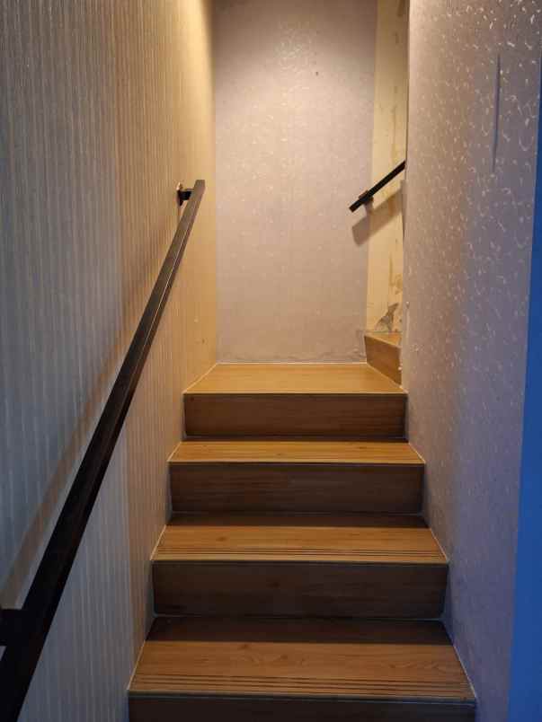 dijual rumah jln pondok aren raya