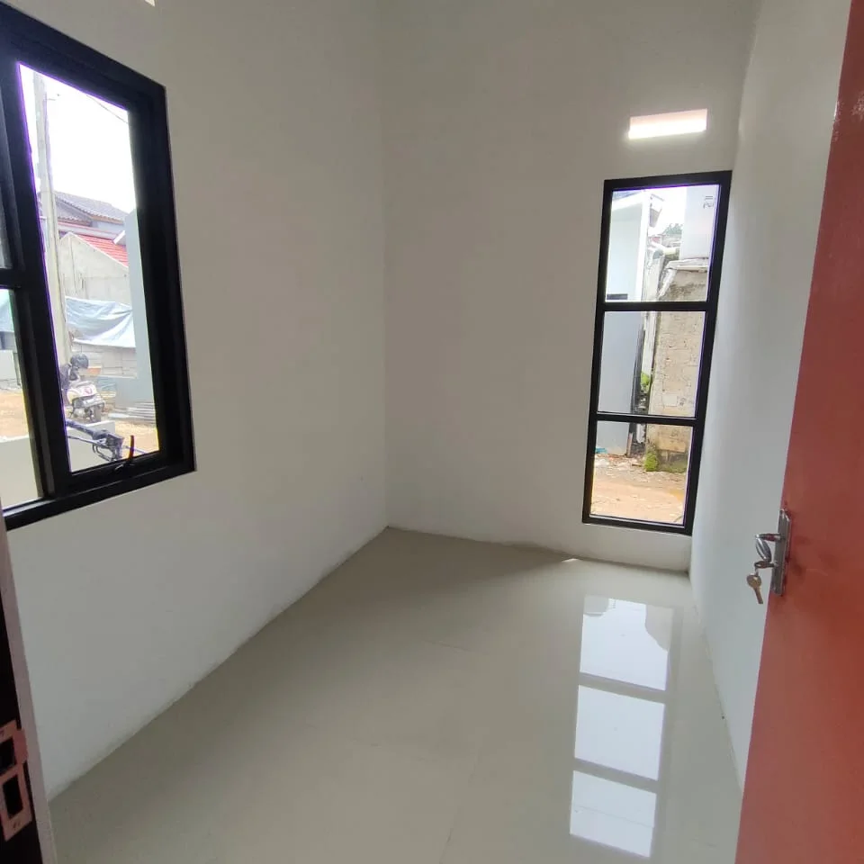 dijual rumah jln raya cipayung