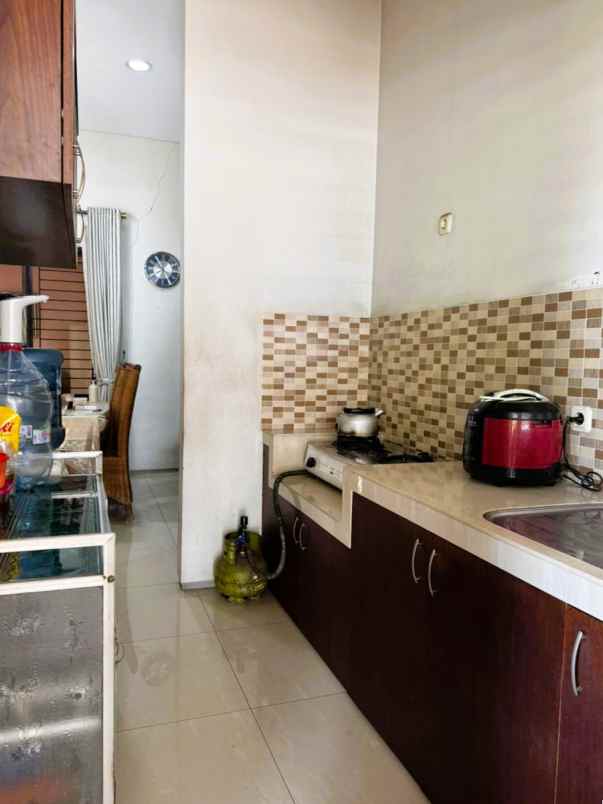 dijual rumah jln raya kebayoran lama