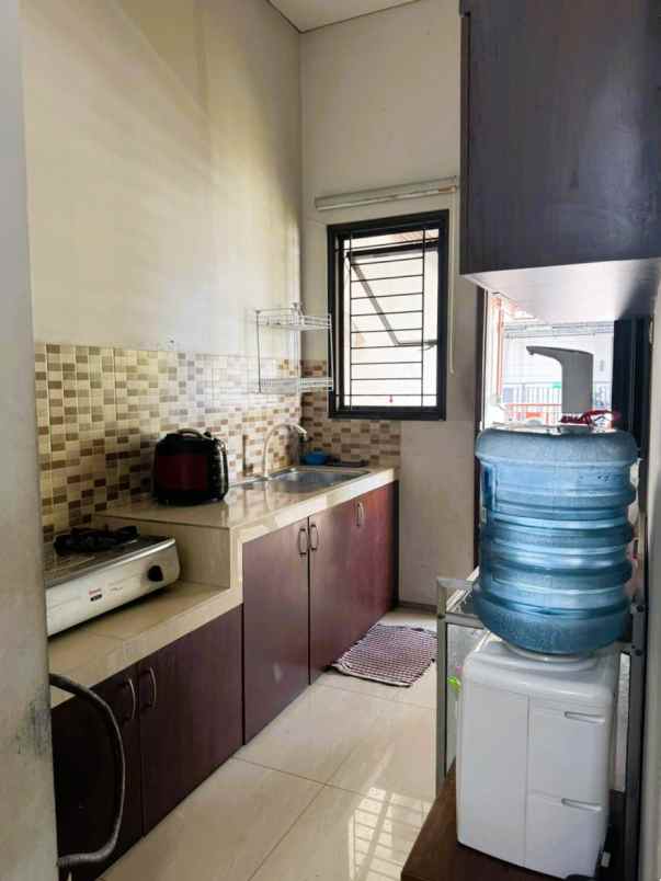 dijual rumah jln raya kebayoran lama