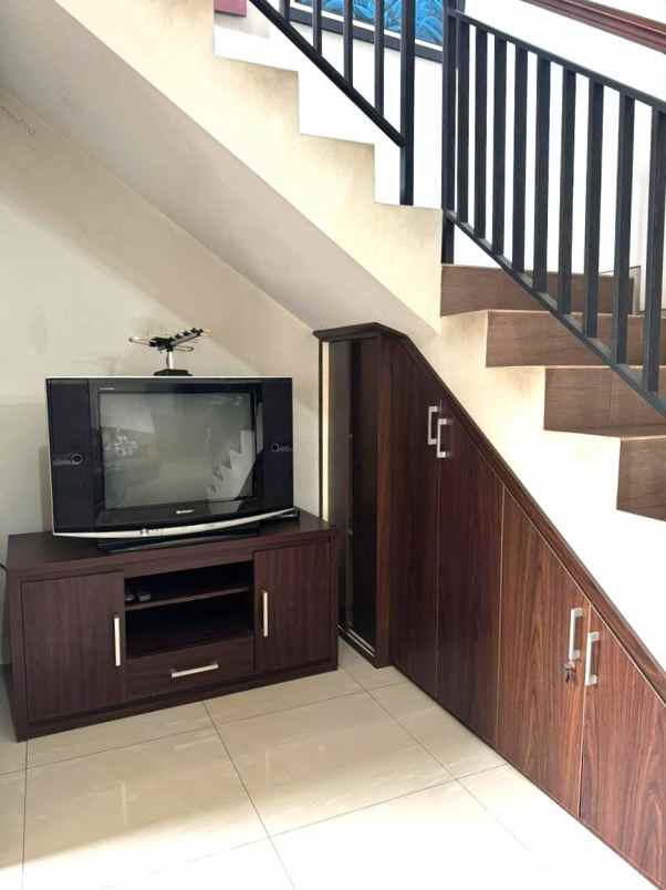 dijual rumah jln raya kebayoran lama