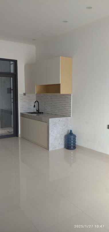 dijual rumah jln surya raya jakasetia