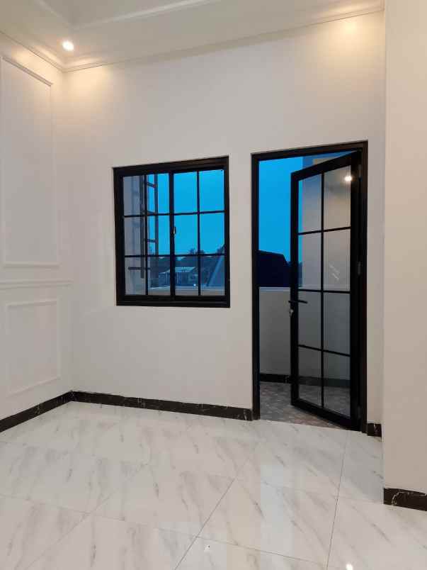 dijual rumah jln tabroni