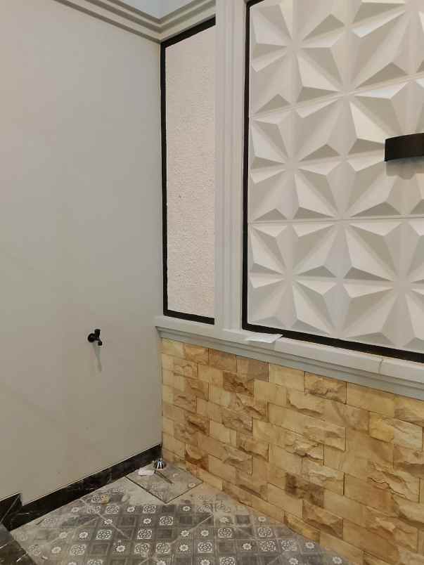 dijual rumah jln tabroni