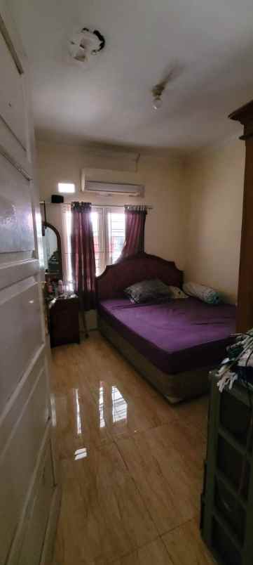 dijual rumah jurang manggu timur