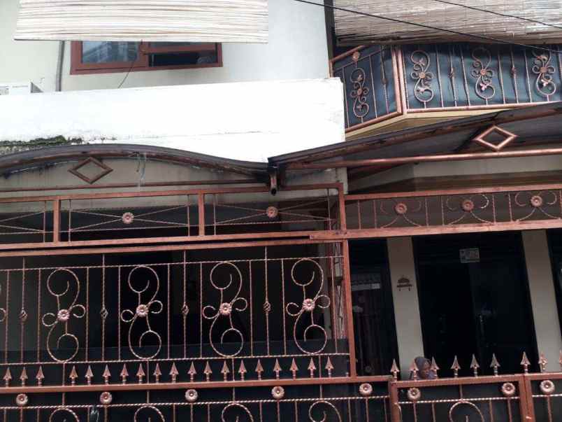 dijual rumah kalisari