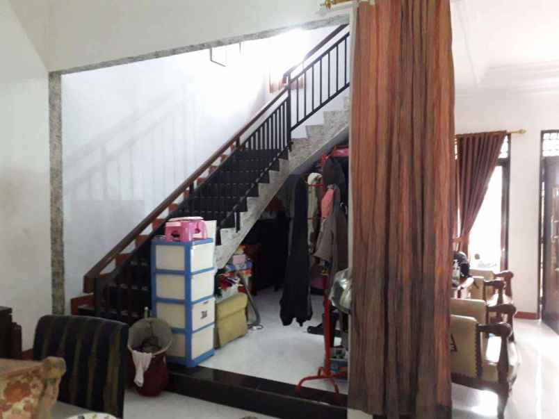 dijual rumah kalisari