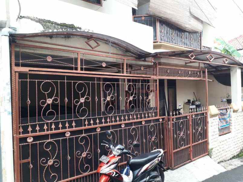 dijual rumah kalisari