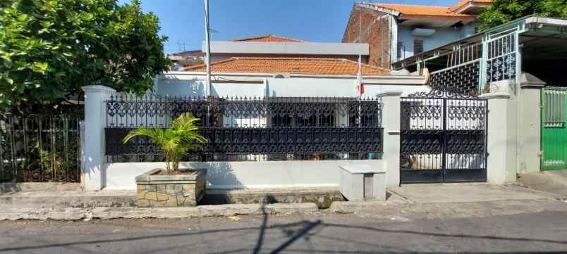 dijual rumah karang asem