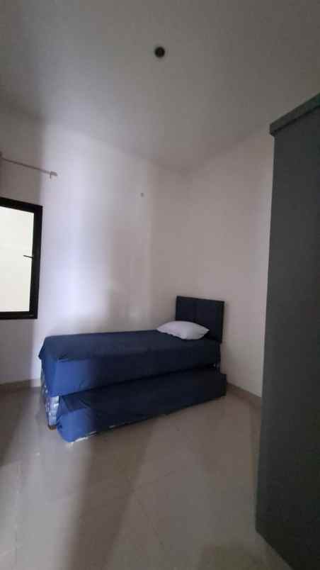 dijual rumah karang satria