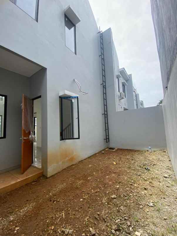 dijual rumah karanggan gunung putri bogor