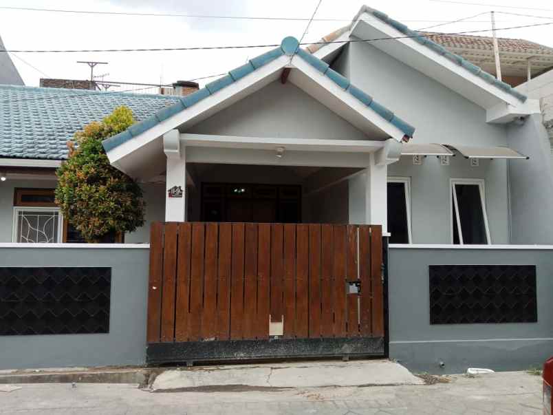 dijual rumah karangploso