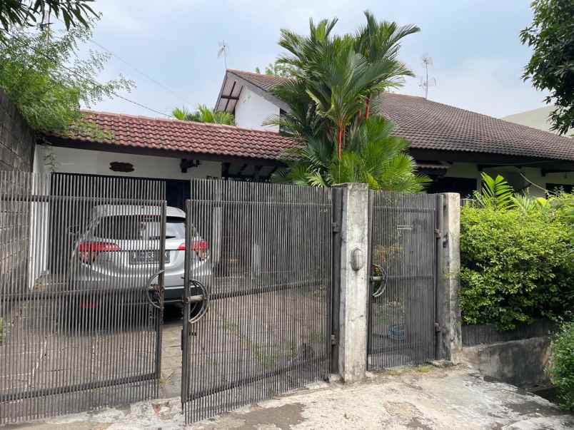 dijual rumah kayumas