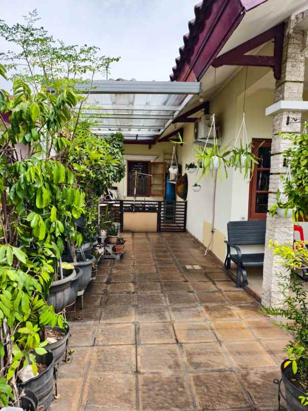 dijual rumah kebagusan