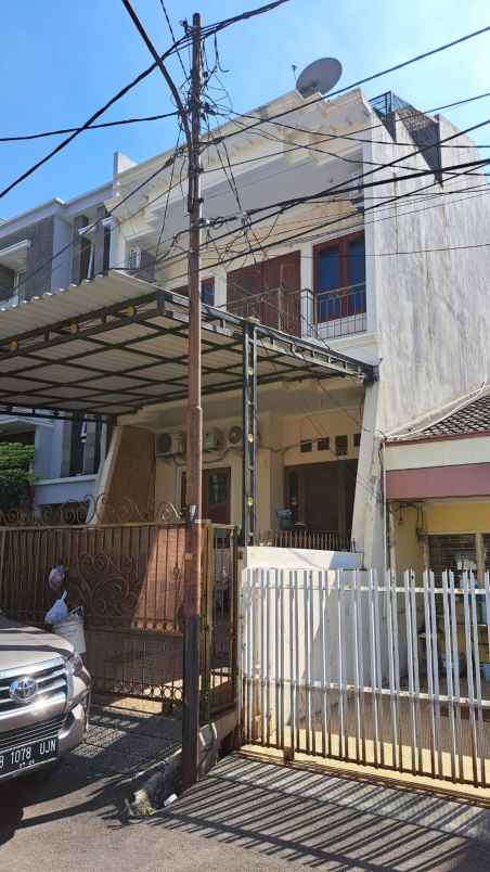 dijual rumah kelapa gading