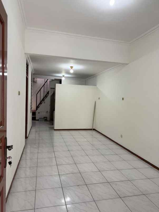 dijual rumah kelapa gading