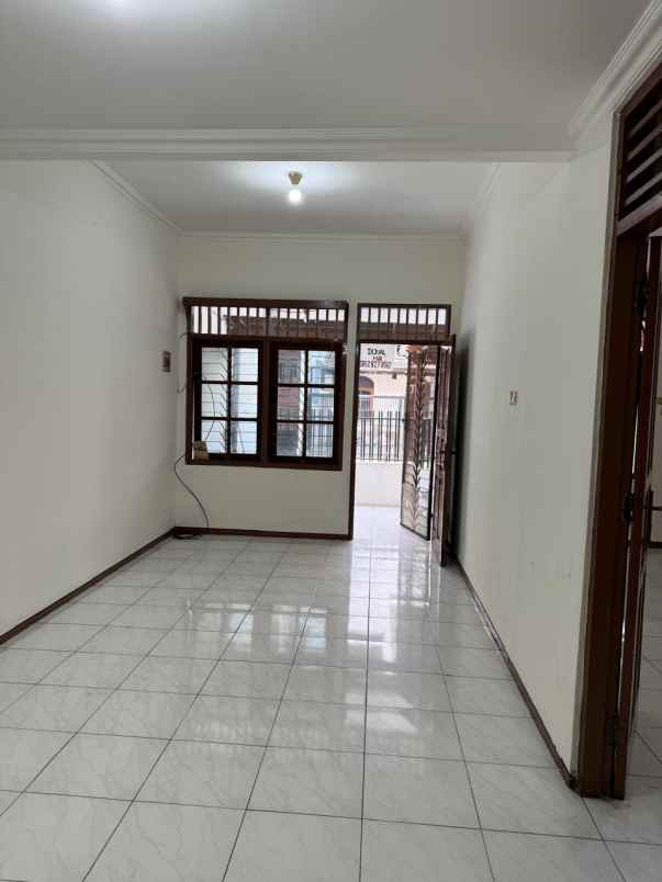 dijual rumah kelapa gading