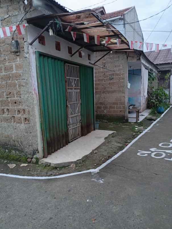 dijual rumah kelurahan ratu jaya