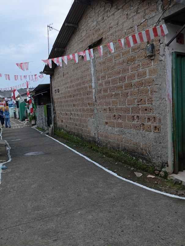 dijual rumah kelurahan ratu jaya