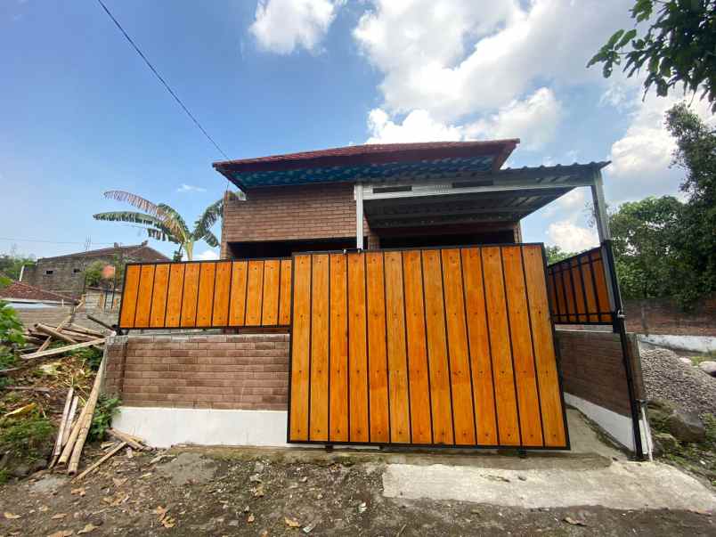 dijual rumah klasik depan candi prambanan