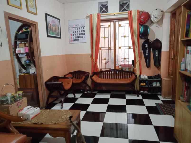 dijual rumah klojen