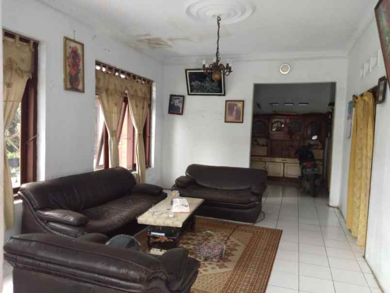 dijual rumah komersil daerah kemantren sumber cirebon