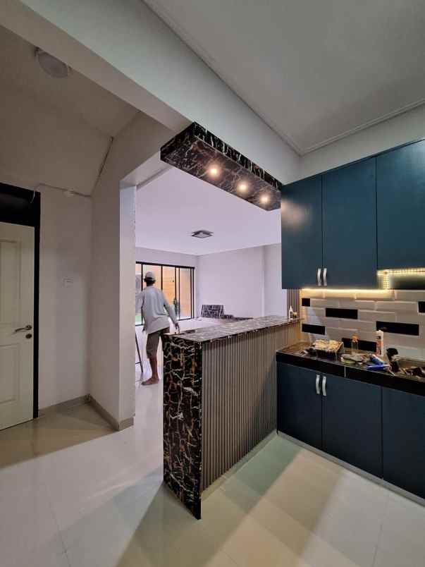 dijual rumah komp puri budi asri