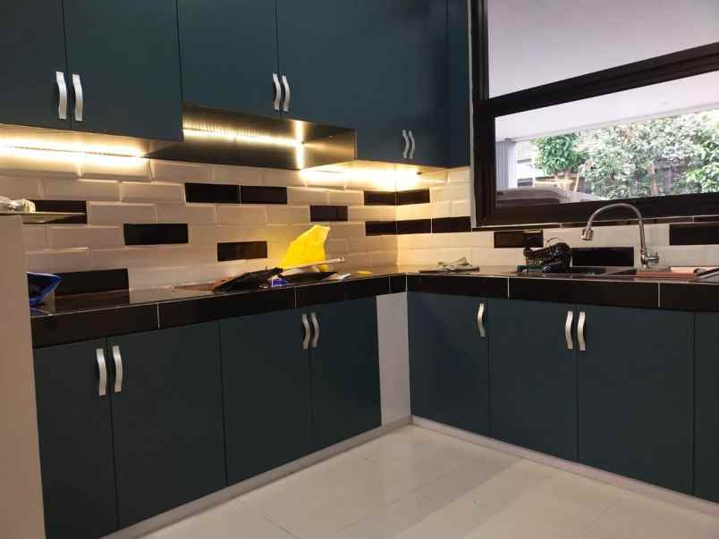 dijual rumah komp puri budi asri