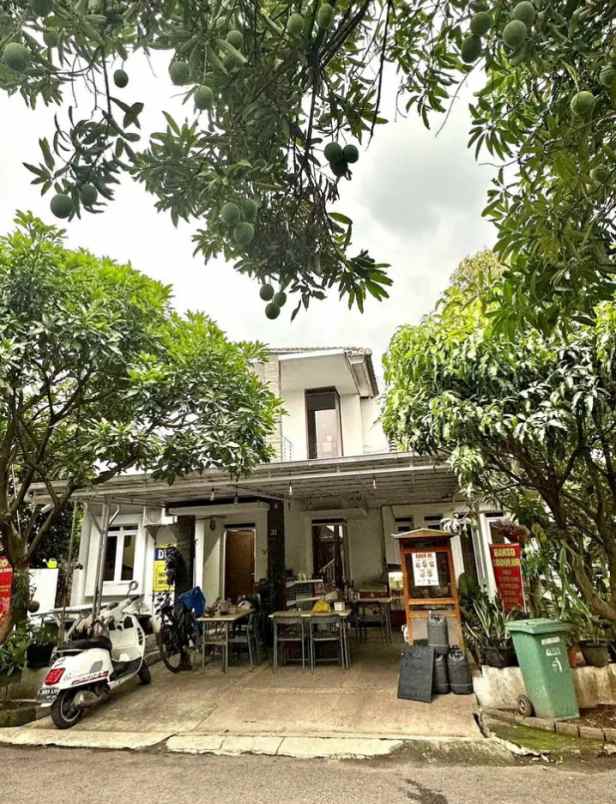 dijual rumah komplek adipura cluster