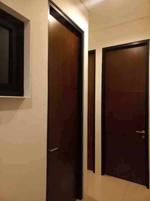 dijual rumah komplek adipura cluster