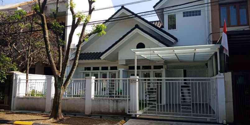 dijual rumah komplek batununggal indah