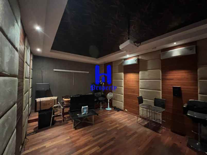 dijual rumah komplek cemara asri jalan