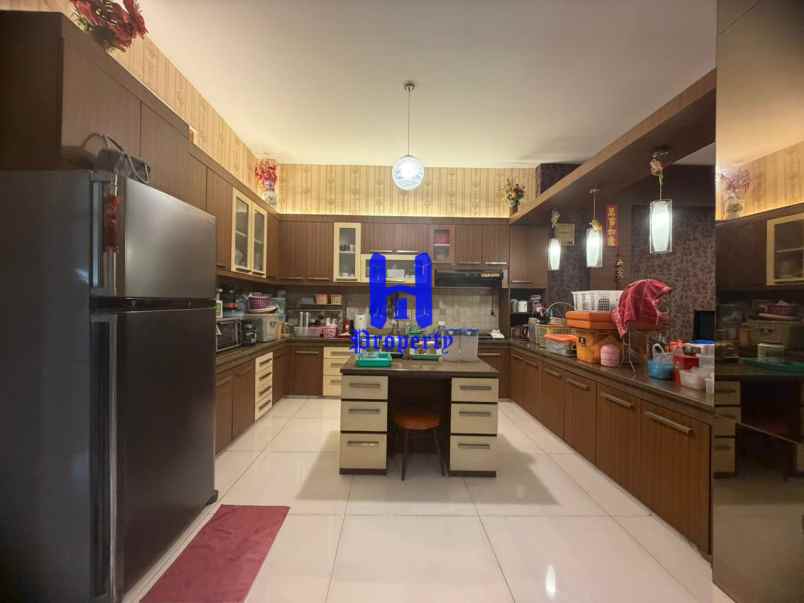 dijual rumah komplek cemara asri jalan