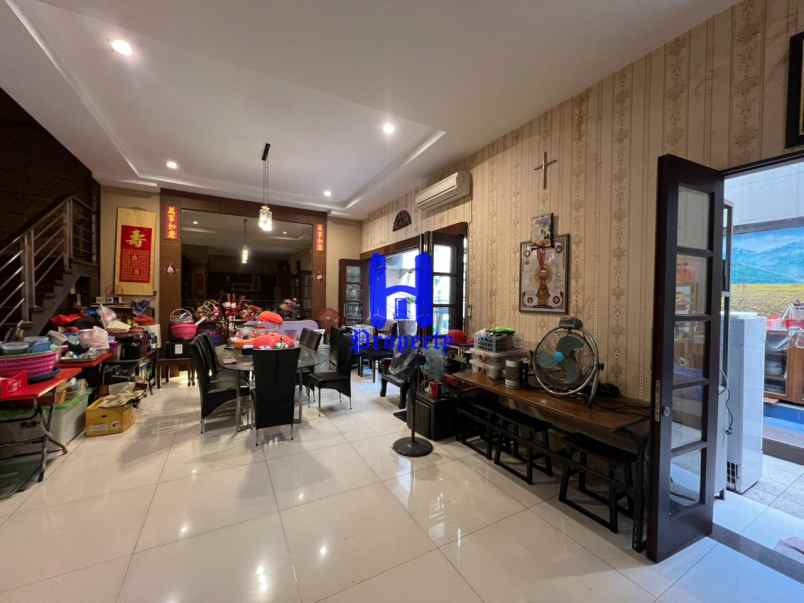 dijual rumah komplek cemara asri jalan