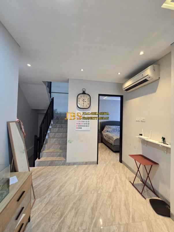 dijual rumah komplek damansara private