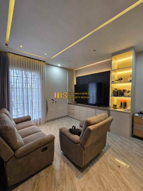 dijual rumah komplek damansara private