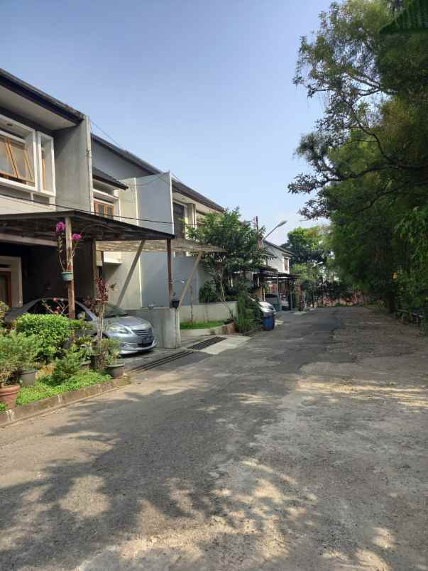 dijual rumah komplek gerlong permai