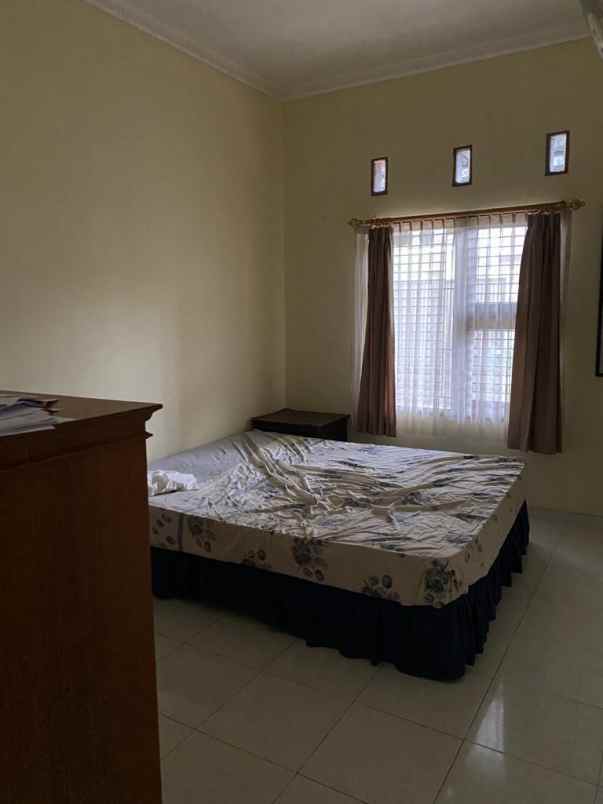 dijual rumah komplek kiarasari asri