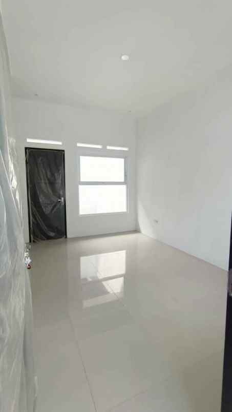 dijual rumah komplek margawangi