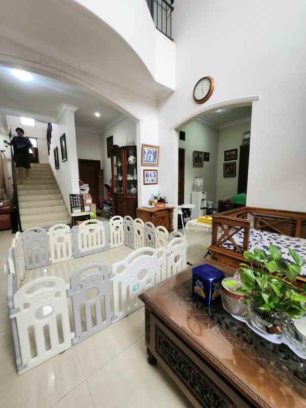 dijual rumah komplek mewah di veteran