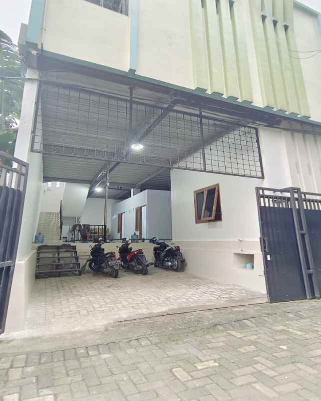 dijual rumah komplek polri perumahan