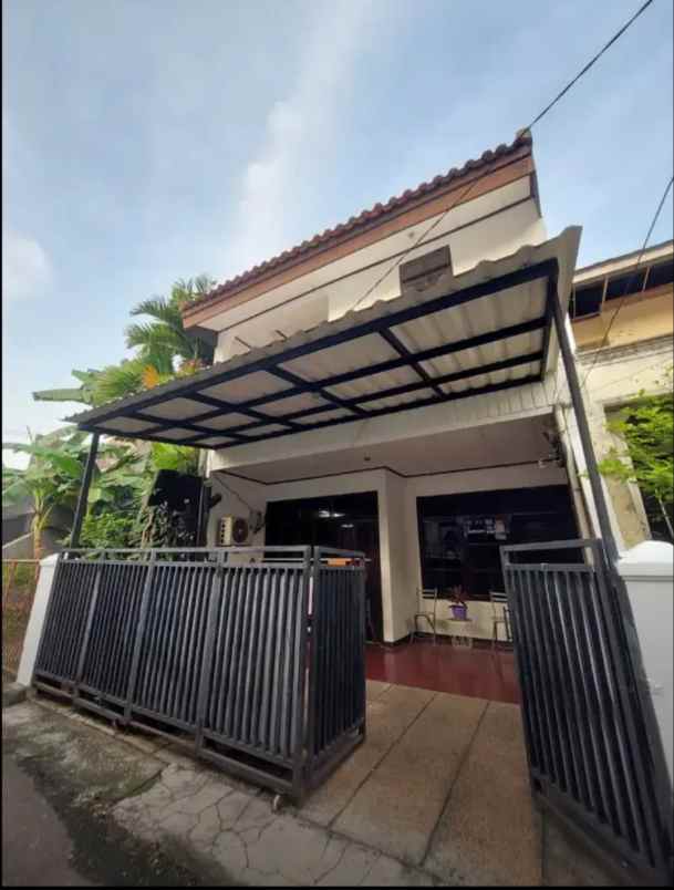 dijual rumah komplek pondok kelapa