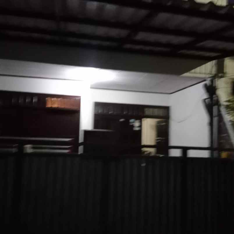 dijual rumah komplek pondok kelapa