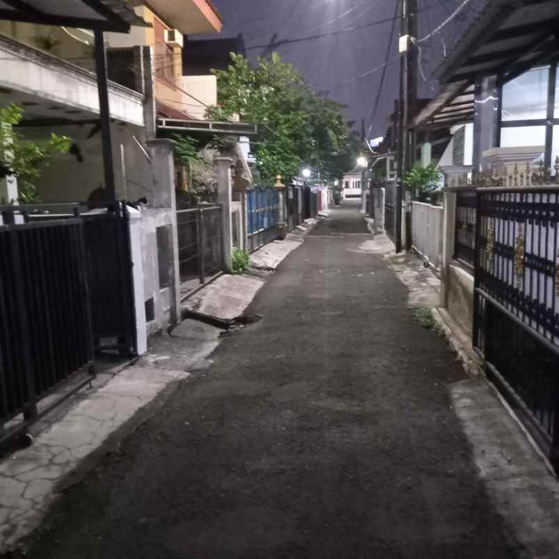 dijual rumah komplek pondok kelapa