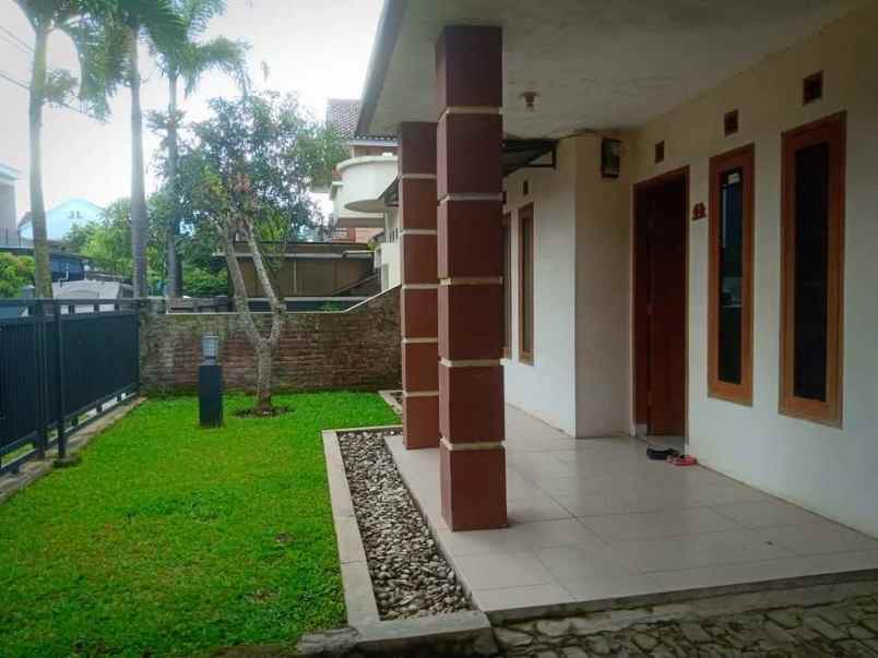 dijual rumah komplek pratama asri