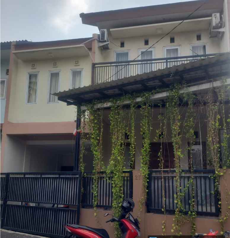 dijual rumah komplek puspa asri kel